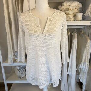 Liz Claiborne  size medium bright white crochet fine knit top over tank